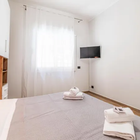 Il Nido Di Porta Furba - Metro & Wi-fi Apartment Rome